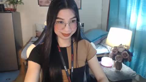 Snapshot of urwetasianprincessxx chatting on 02-21-25, 05:35 Ashley Kate Mateo Gray online show from 02-21-25, 05:35