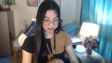 Snapshot of urwetasianprincessxx chatting on 02-21-25, 09:02 Ashley Kate Mateo Gray online show from 02-21-25, 09:02