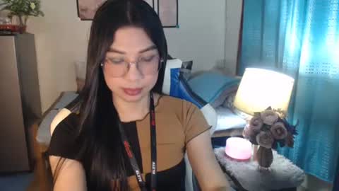 Snapshot of urwetasianprincessxx chatting on 02-24-25, 11:43 Ashley Kate Mateo Gray online show from 02-24-25, 11:43