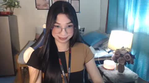 Snapshot of urwetasianprincessxx chatting on 02-27-25, 11:31 Ashley Kate Mateo Gray online show from 02-27-25, 11:31