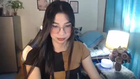 Snapshot of urwetasianprincessxx chatting on 03-09-25, 11:25 Ashley Kate Mateo Gray online show from 03-09-25, 11:25