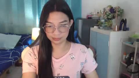 Snapshot of urwetasianprincessxx chatting on 09-08-25, 03:33 Ashley Kate Mateo Gray online show from 09-08-25, 03:33