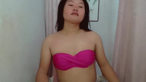 Snapshot of urwildpinayxxx chatting on 12-24-24, 04:44 melody online show from 12-24-24, 04:44