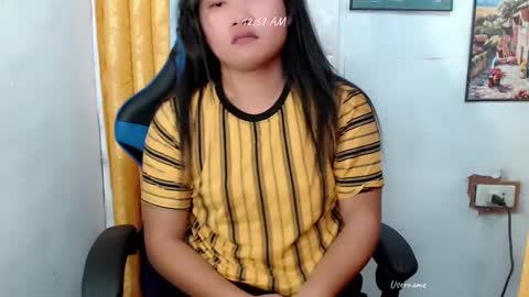 Snapshot of urwildpinayxxx chatting on 02-06-25, 05:51 melody online show from 02-06-25, 05:51