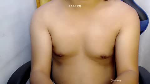 Snapshot of urwildpinayxxx chatting on 02-28-25, 04:20 melody online show from 02-28-25, 04:20