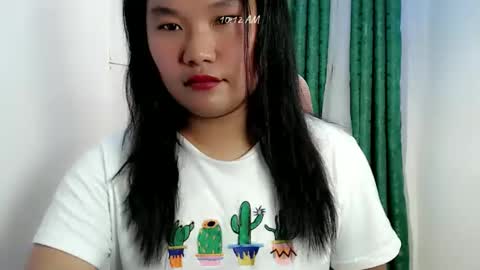 Snapshot of urwildpinayxxx chatting on 09-10-25, 02:11 melody online show from 09-10-25, 02:11