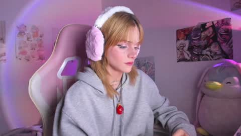 uryukim_ online show from 12-03-24, 09:33