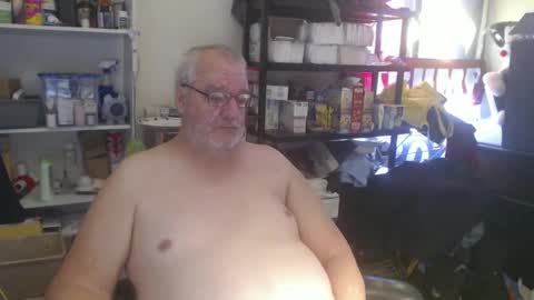Snapshot of usgoober chatting on 12-04-24, 03:10 Eric online show from 12-04-24, 03:10