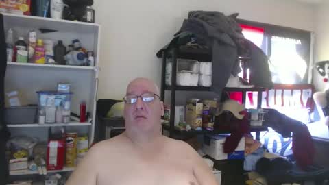 Snapshot of usgoober chatting on 12-12-24, 04:10 Eric online show from 12-12-24, 04:10