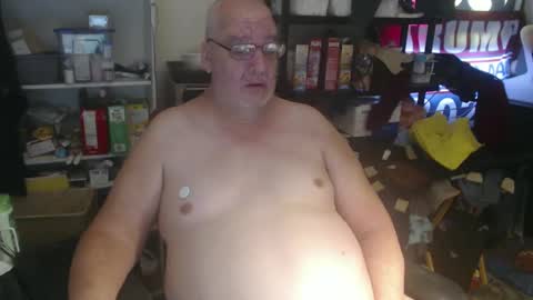 Snapshot of usgoober chatting on 12-15-24, 02:59 Eric online show from 12-15-24, 02:59