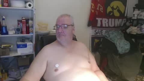 Snapshot of usgoober chatting on 01-31-25, 03:41 Eric online show from 01-31-25, 03:41