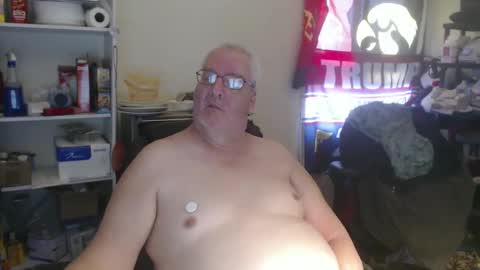 Snapshot of usgoober chatting on 01-31-25, 03:11 Eric online show from 01-31-25, 03:11
