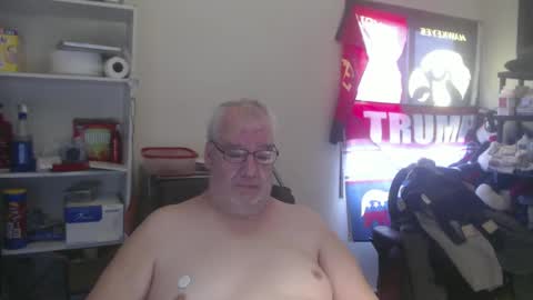 Snapshot of usgoober chatting on 02-03-25, 02:45 Eric online show from 02-03-25, 02:45