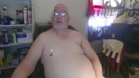 Snapshot of usgoober chatting on 02-08-25, 03:00 Eric online show from 02-08-25, 03:00
