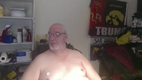 Snapshot of usgoober chatting on 02-18-25, 02:38 Eric online show from 02-18-25, 02:38