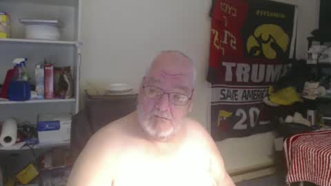 Snapshot of usgoober chatting on 02-19-25, 03:28 Eric online show from 02-19-25, 03:28