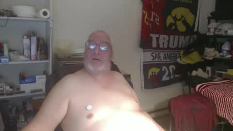 Snapshot of usgoober chatting on 02-20-25, 04:28 Eric online show from 02-20-25, 04:28