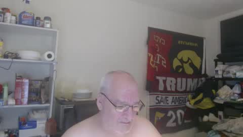 Snapshot of usgoober chatting on 02-25-25, 03:31 Eric online show from 02-25-25, 03:31