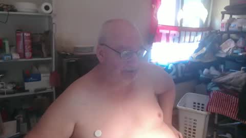 Snapshot of usgoober chatting on 02-25-25, 03:16 Eric online show from 02-25-25, 03:16