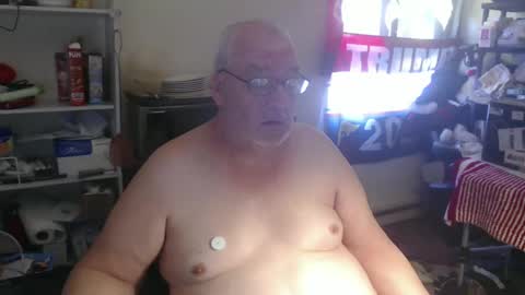 Snapshot of usgoober chatting on 03-01-25, 03:16 Eric online show from 03-01-25, 03:16