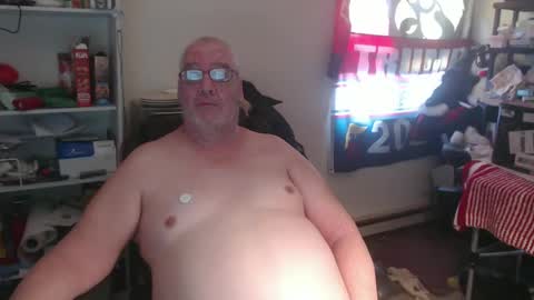 Snapshot of usgoober chatting on 03-04-25, 02:21 Eric online show from 03-04-25, 02:21