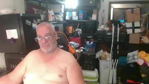 Snapshot of usgoober chatting on 05-23-26, 02:28 Eric online show from 05-23-26, 02:28