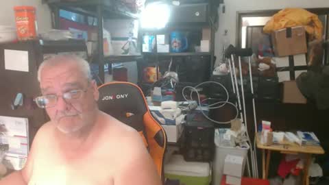Snapshot of usgoober chatting on 06-04-26, 01:55 Eric online show from 06-04-26, 01:55