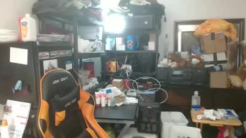Snapshot of usgoober chatting on 06-05-26, 02:07 Eric online show from 06-05-26, 02:07