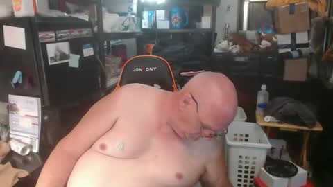 Snapshot of usgoober chatting on 06-06-26, 02:16 Eric online show from 06-06-26, 02:16