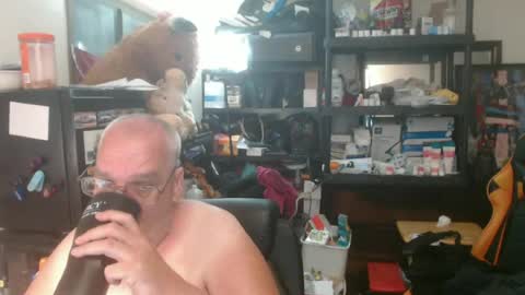 Snapshot of usgoober chatting on 06-23-26, 02:53 Eric online show from 06-23-26, 02:53