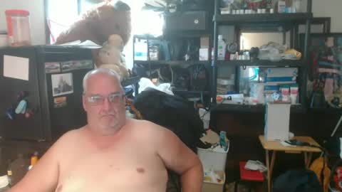 Snapshot of usgoober chatting on 06-24-26, 01:15 Eric online show from 06-24-26, 01:15
