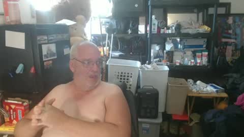 Snapshot of usgoober chatting on 06-28-26, 02:23 Eric online show from 06-28-26, 02:23