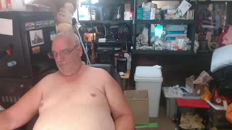 Snapshot of usgoober chatting on 07-19-26, 01:09 Eric online show from 07-19-26, 01:09