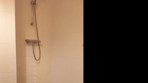 Snapshot of utrecht46 chatting on 12-18-25, 07:36 utrecht46 online show from 12-18-25, 07:36