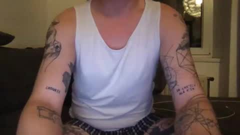 Snapshot of uwantitno chatting on 02-26-25, 05:17 uwantitno online show from 02-26-25, 05:17