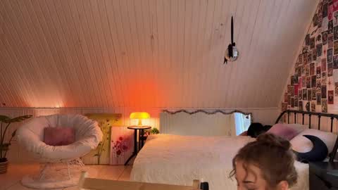 Snapshot of uwunikaa chatting on 05-04-26, 03:41 Anika On vacation online show from 05-04-26, 03:41