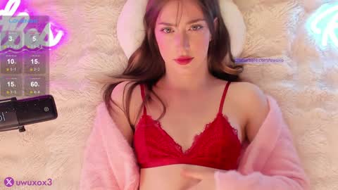Snapshot of uwuxo chatting on 12-20-25, 04:41 Romy online show from 12-20-25, 04:41