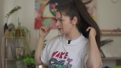 Mia online show from 12-02-24, 08:41