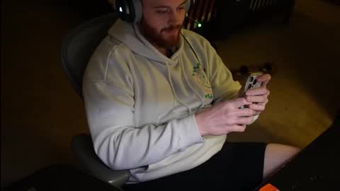 Snapshot of v_for_veng chatting on 02-23-26, 01:03 v_for_veng online show from 02-23-26, 01:03