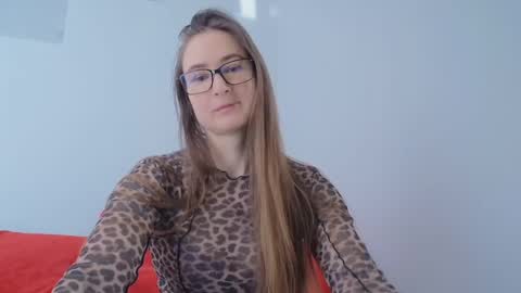 Valensiya online show from 03-05-25, 08:32