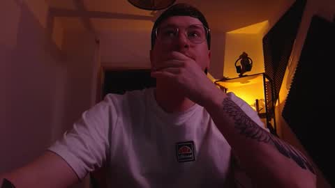 Snapshot of vacation__ chatting on 12-21-25, 03:08 vacation__ online show from 12-21-25, 03:08