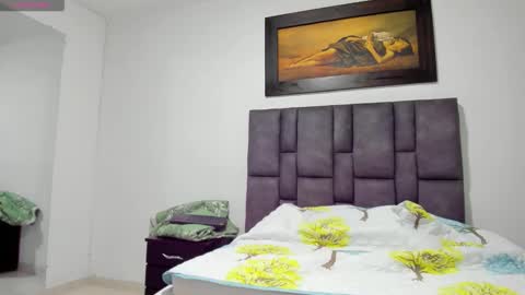 Vahiolet smith online show from 04-14-26, 03:12