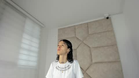 V A I O L E T T  S M I T H online show from 09-17-25, 11:12