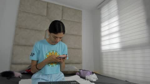 V A I O L E T T  S M I T H online show from 09-25-25, 12:53