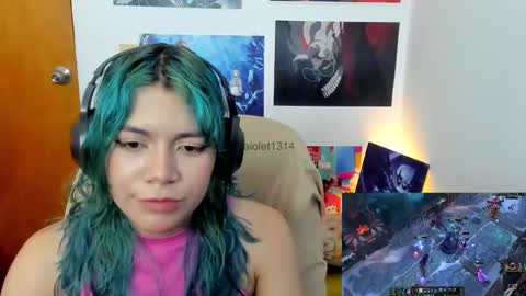 Snapshot of vaioletuwu chatting on 11-14-25, 04:33 Vaiolet1314 online show from 11-14-25, 04:33