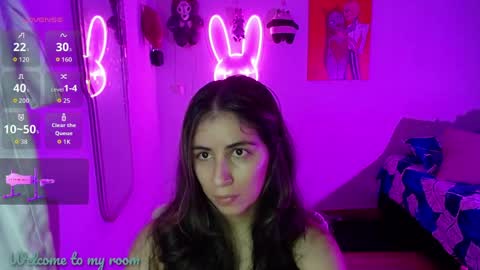 Snapshot of val_angelll chatting on 05-26-26, 01:01 valentina online show from 05-26-26, 01:01