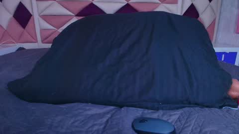 Snapshot of vale_castro1 chatting on 09-14-25, 07:13 Valentina online show from 09-14-25, 07:13