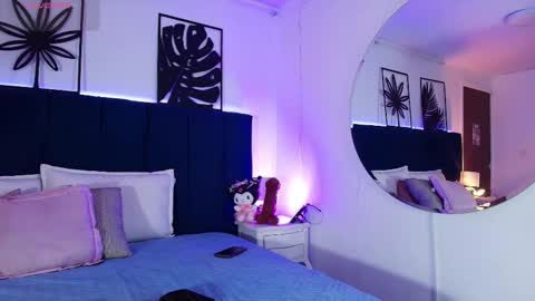 Tifanny  online show from 11-04-25, 07:35