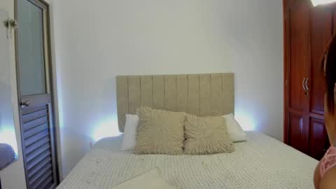 valentina online show from 10-28-25, 02:20