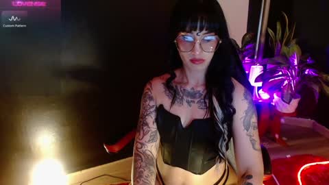 Snapshot of valengray chatting on 01-30-25, 01:21 Valen online show from 01-30-25, 01:21
